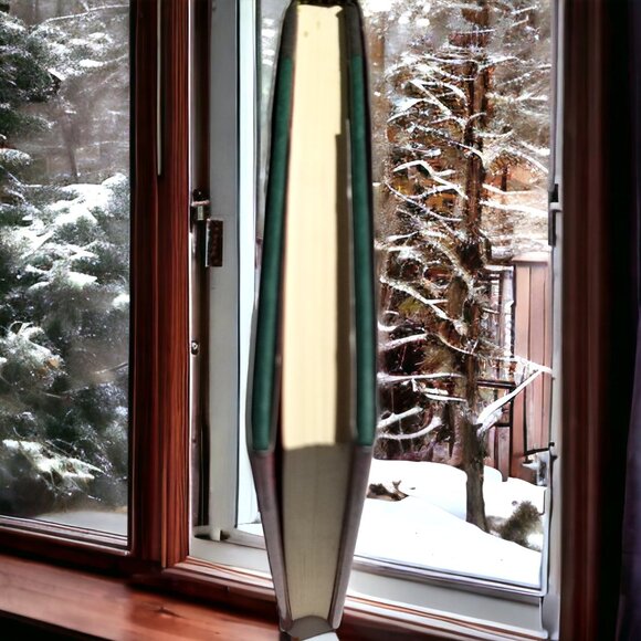 Treasured Stories of Christmas A Touching Collection of Stories That Bring Gifts - Picture 5 of 8